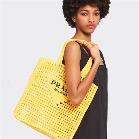 bolsa prada praia